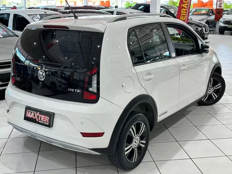 Volkswagen UP Branco 12