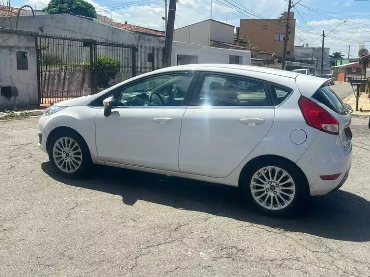 Ford Fiesta Branco 3