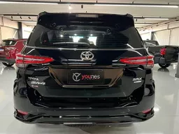 Toyota Hilux SW4