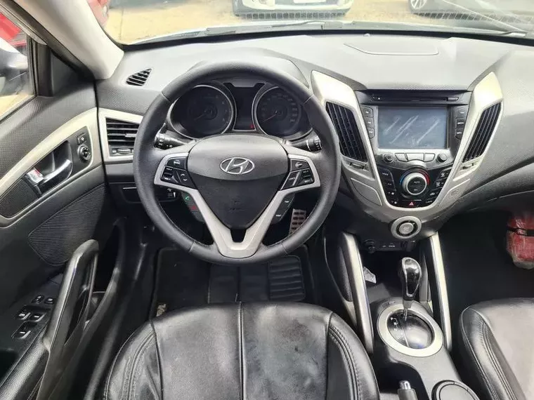 Hyundai Veloster Prata 17