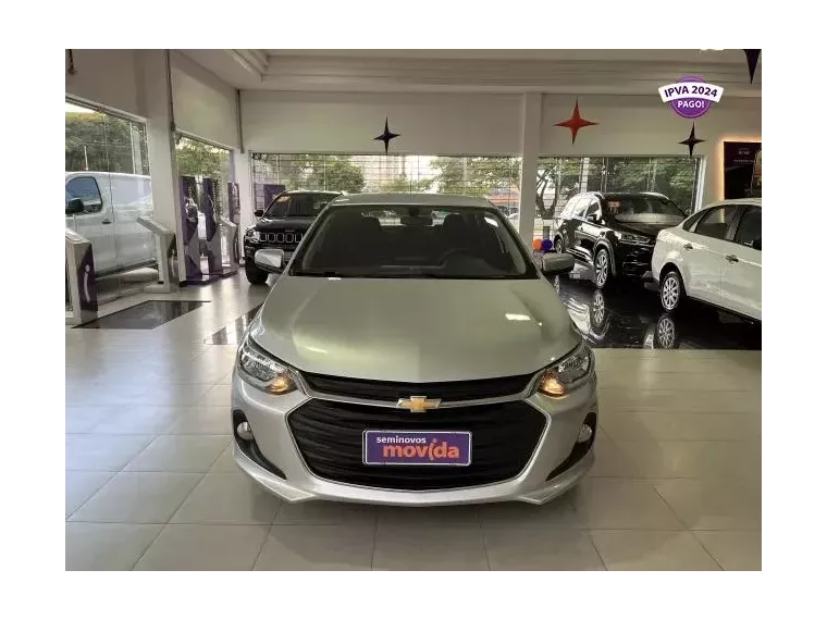 Chevrolet Onix Prata 3