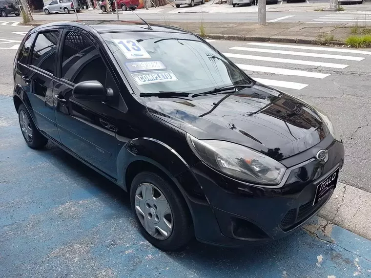 Ford Fiesta Preto 7