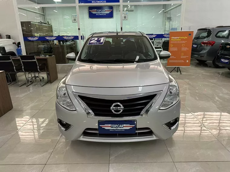 Nissan Versa Prata 1