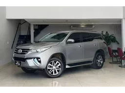 Toyota Hilux SW4