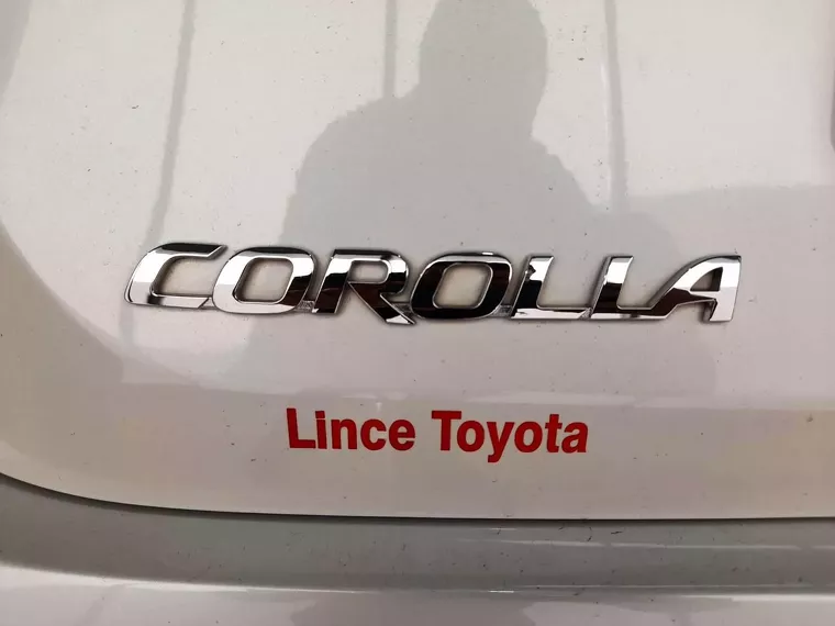 Toyota Corolla Branco 9