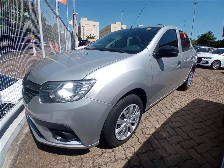 Renault Logan Prata 6