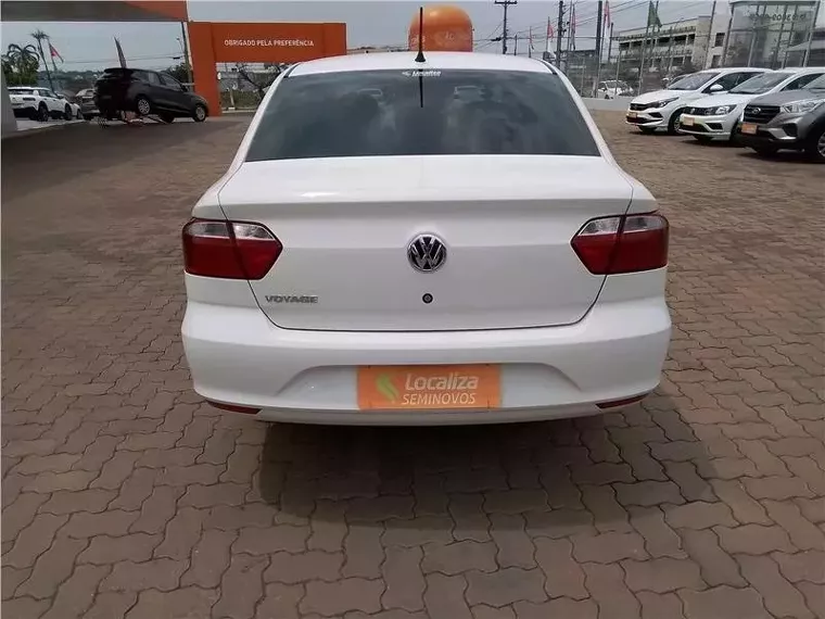 Volkswagen Voyage Branco 7