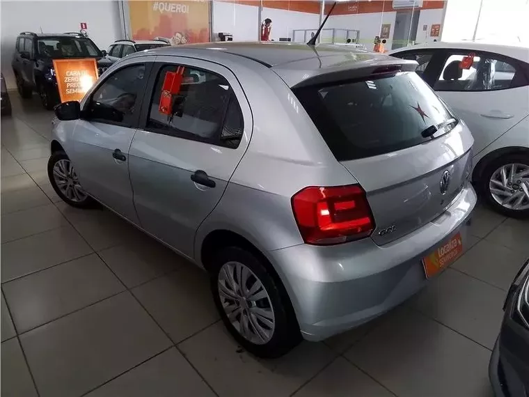 Volkswagen Gol Prata 2