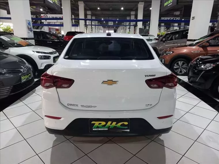 Chevrolet Onix Branco 5