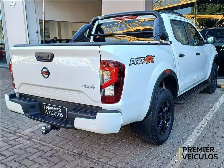 Nissan Frontier Branco 5