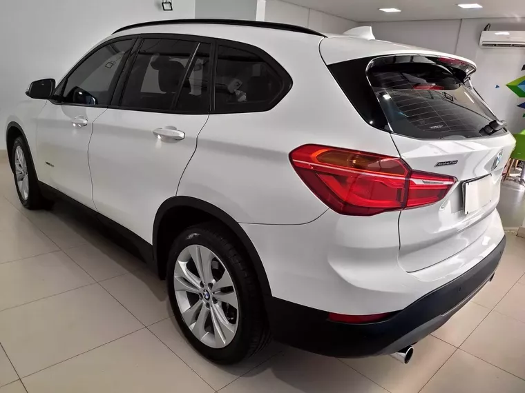 BMW X1 Branco 21