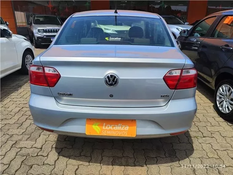 Volkswagen Voyage Prata 5