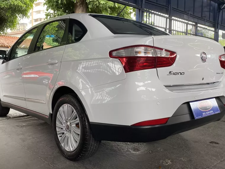 Fiat Grand Siena Branco 1