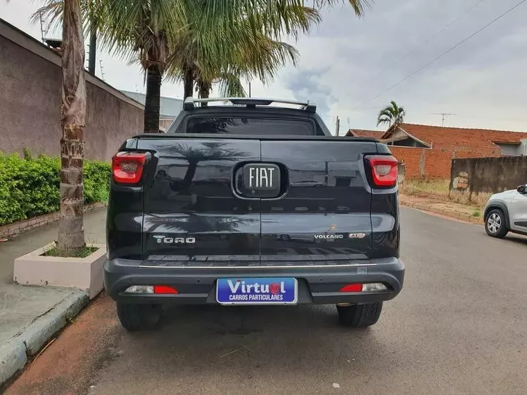 Fiat Toro Preto 6