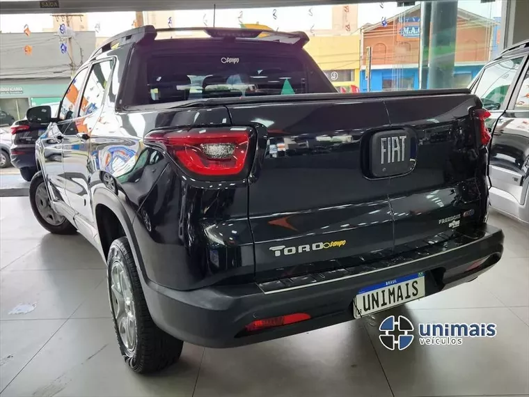 Fiat Toro Preto 9