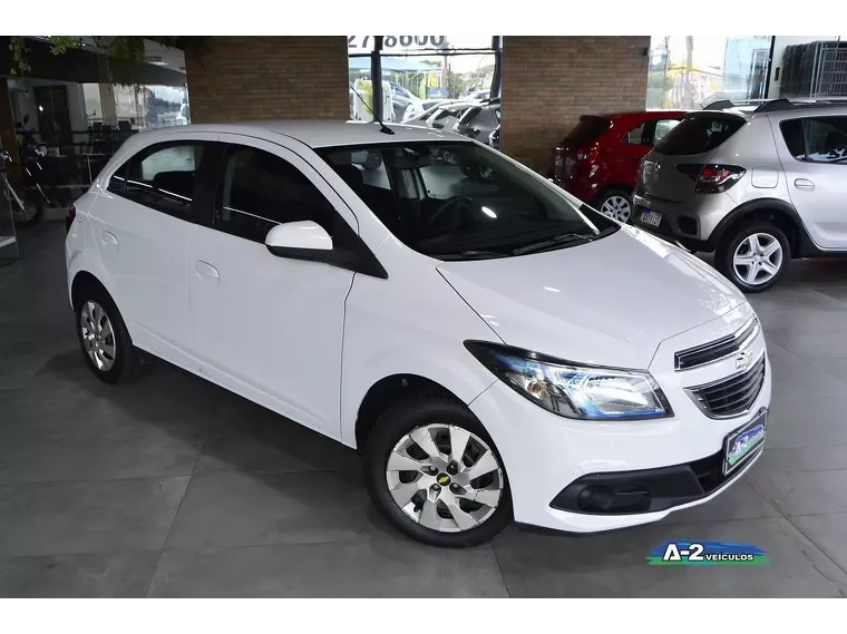 Chevrolet Onix Branco 10