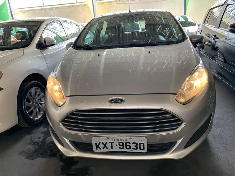 Ford Fiesta Prata 11