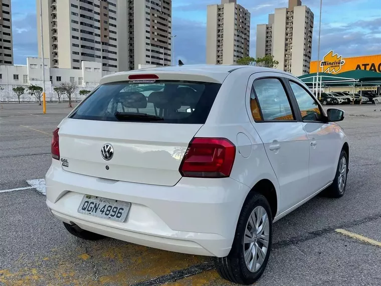 Volkswagen Gol Branco 8