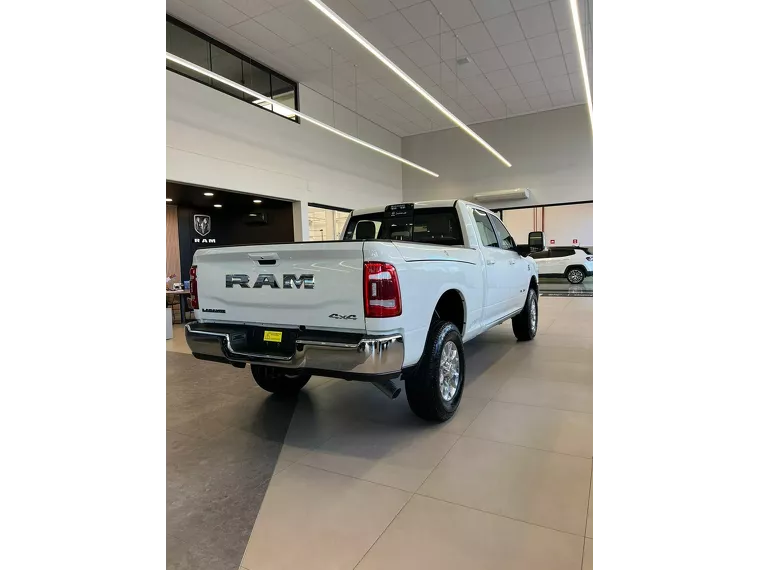 RAM 2500 Branco 10