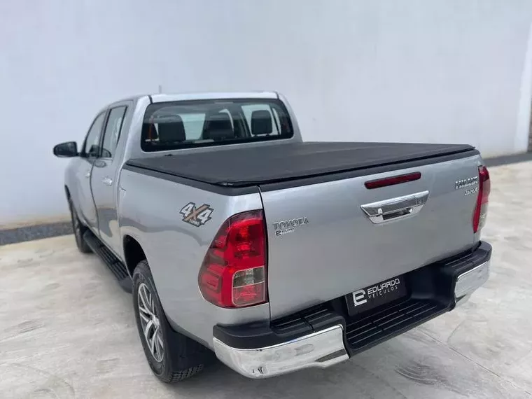 Toyota Hilux Prata 8