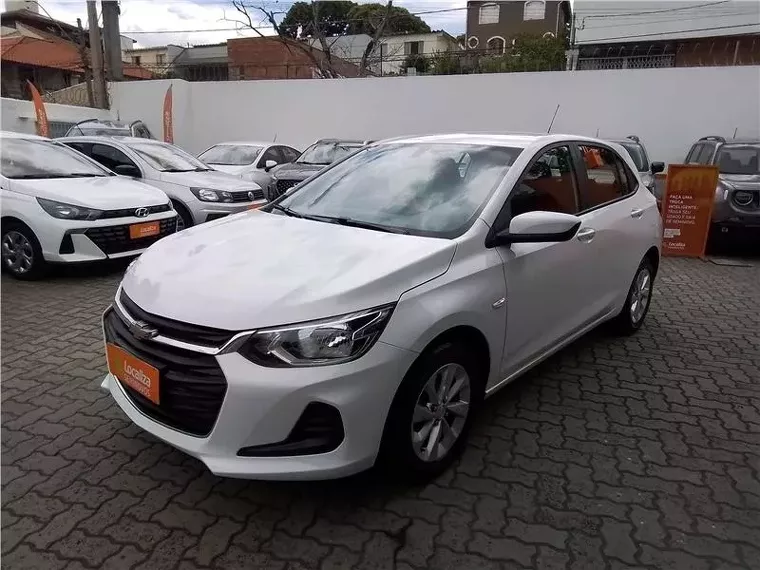 Chevrolet Onix Branco 3