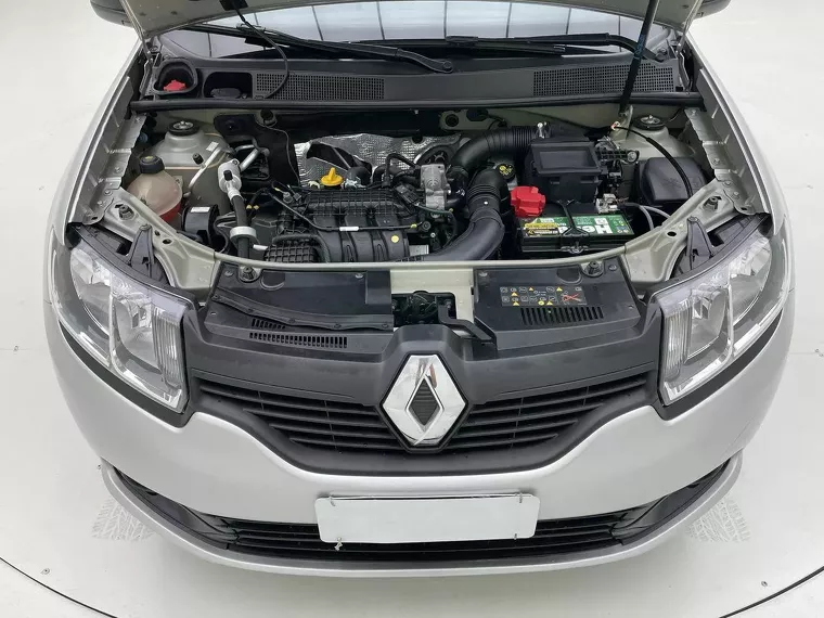 Renault Logan Prata 3