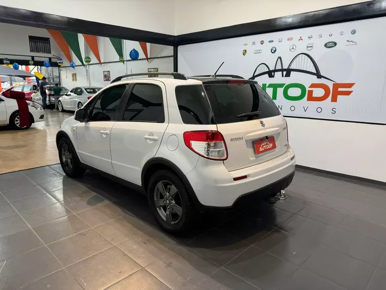 Suzuki SX4 Branco 4