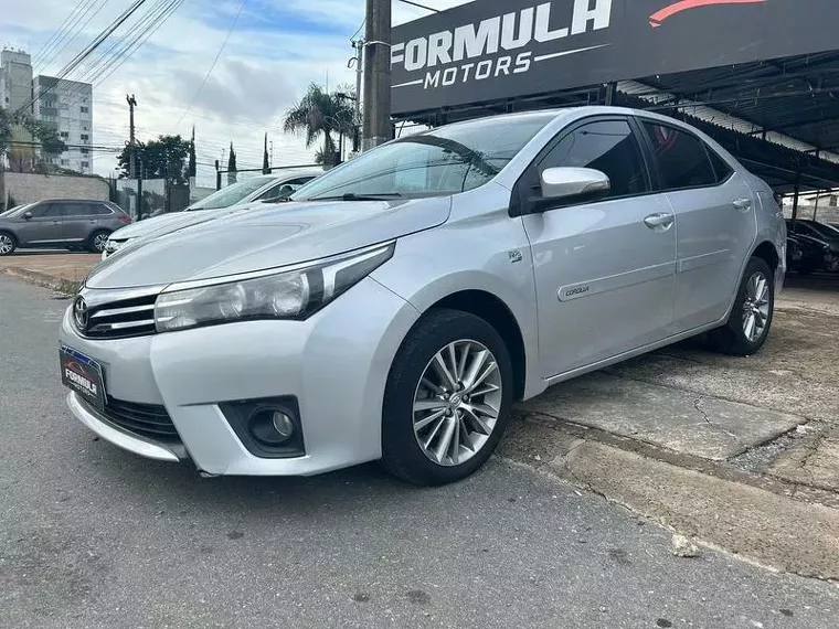 Toyota Corolla Prata 3