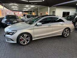 Mercedes-benz CLA 200