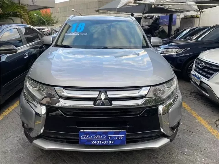 Mitsubishi Outlander Prata 5