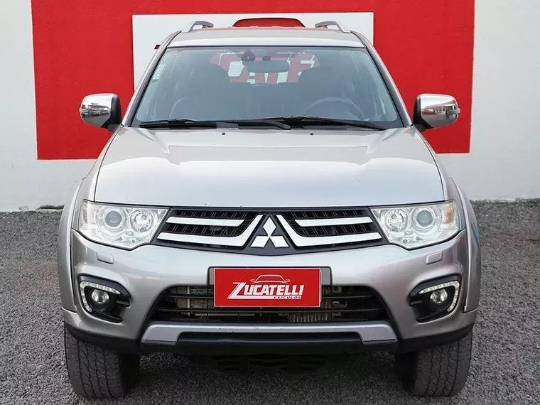 Mitsubishi Pajero Prata 1