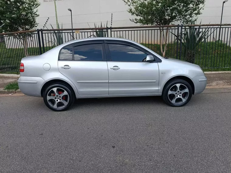 Volkswagen Polo Sedan Prata 6