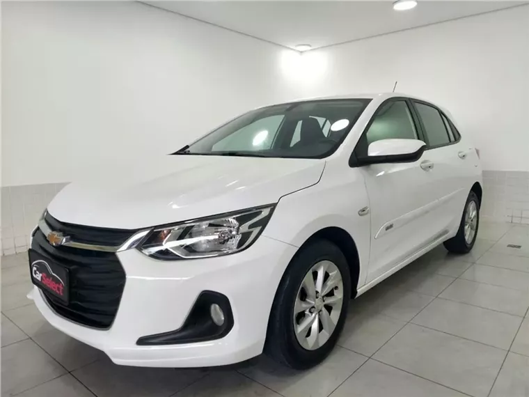 Chevrolet Onix Branco 1