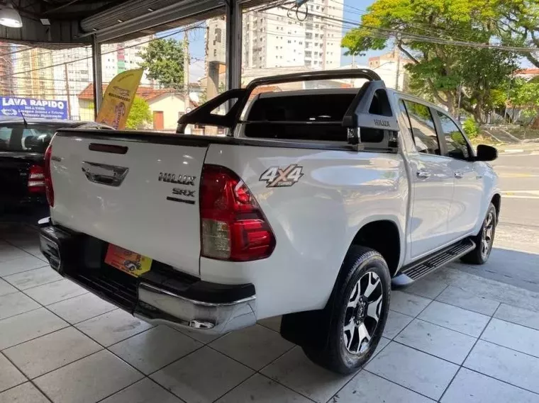 Toyota Hilux Branco 2