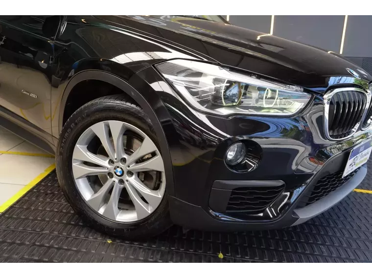 BMW X1 Preto 13