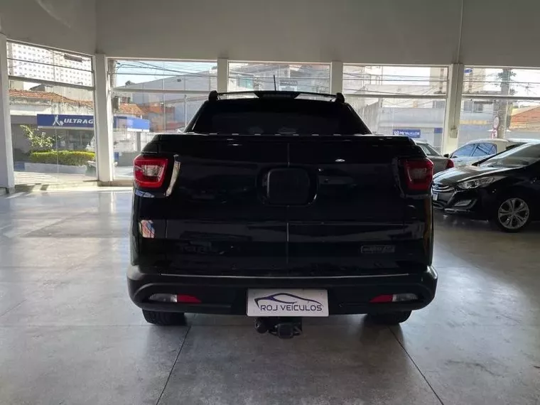 Fiat Toro Preto 2