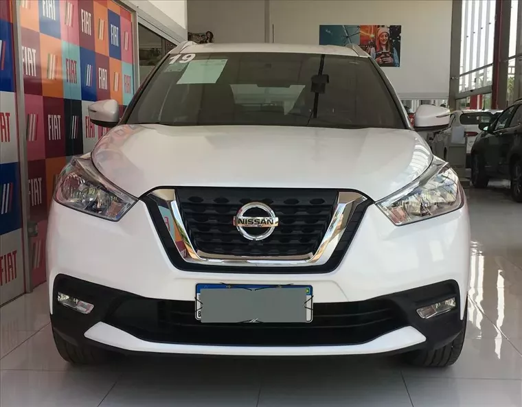 Nissan Kicks Branco 4