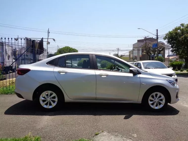 Chevrolet Onix Prata 12