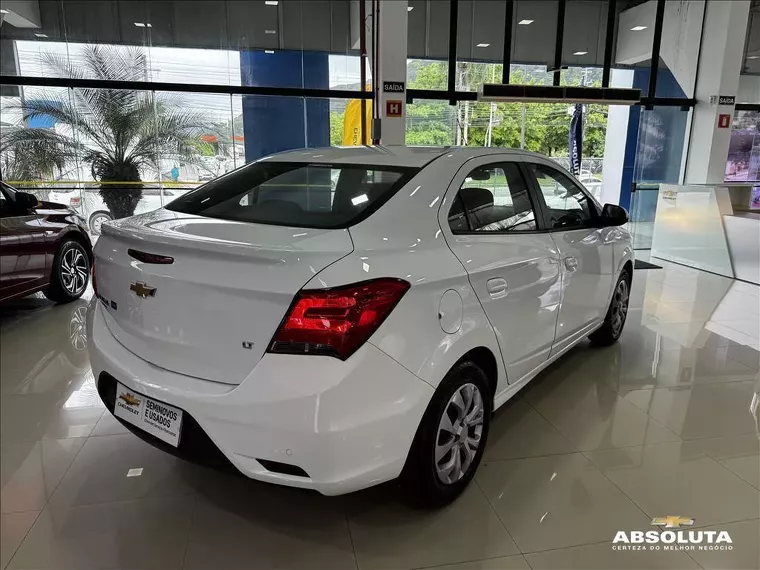 Chevrolet Prisma Branco 10