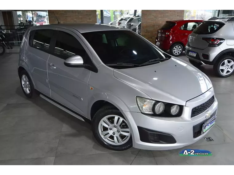 Chevrolet Sonic Prata 14