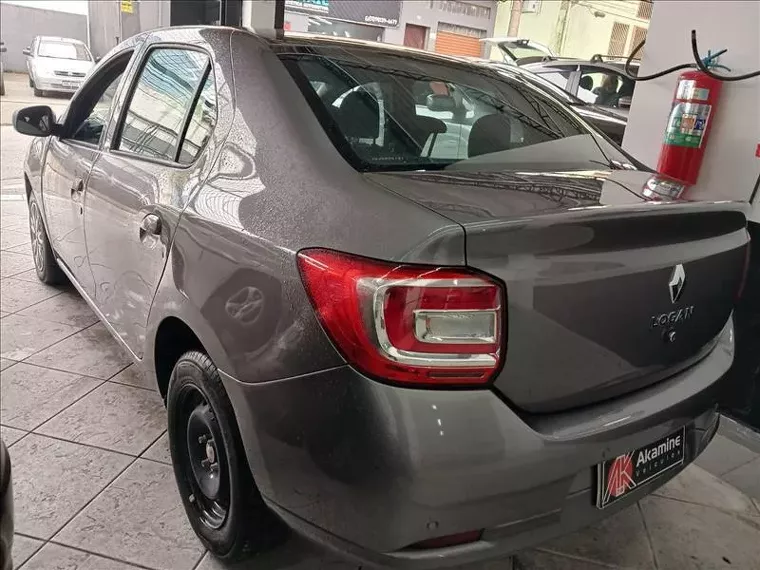 Renault Logan Cinza 12