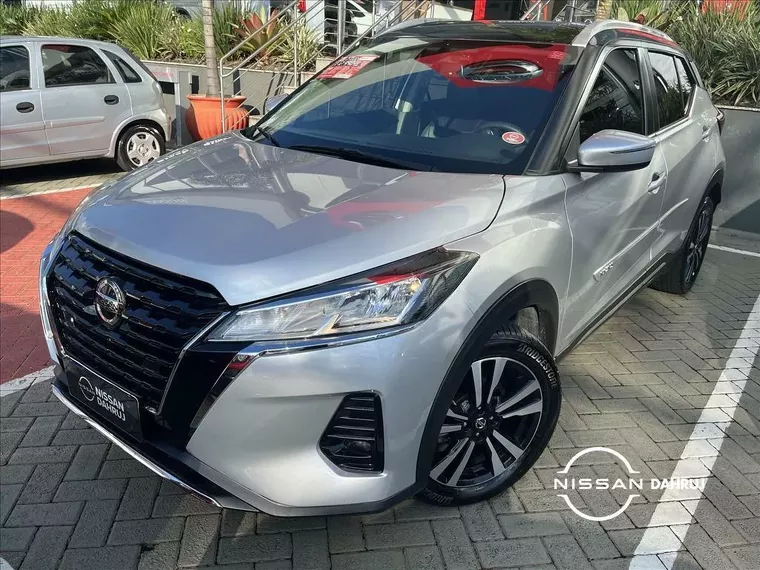 Nissan Kicks Prata 1