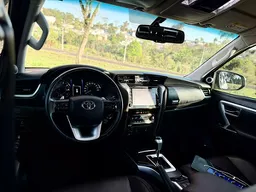 Toyota Hilux SW4