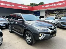 Toyota Hilux SW4
