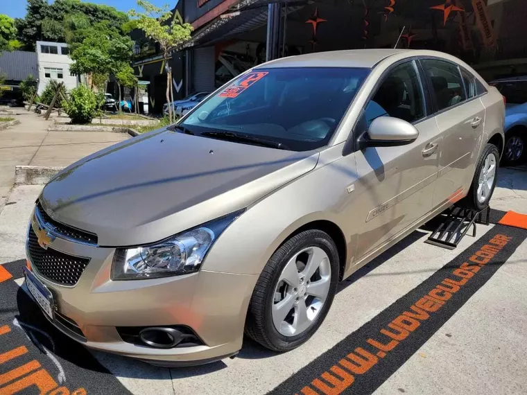 Chevrolet Cruze Dourado 1