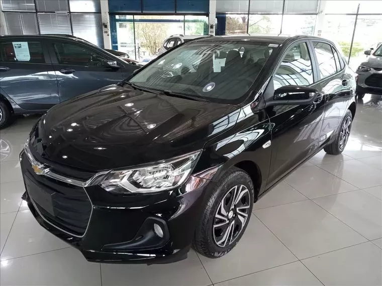 Chevrolet Onix Preto 7