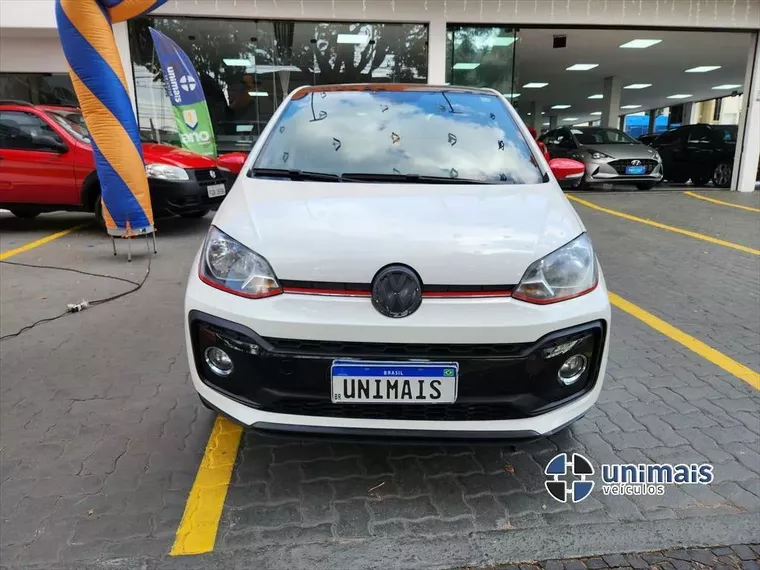 Volkswagen UP Branco 16