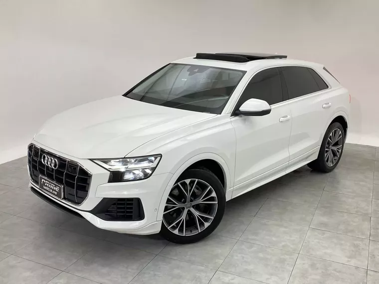 Audi Q8 Branco 18