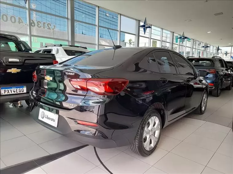 Chevrolet Onix Preto 8