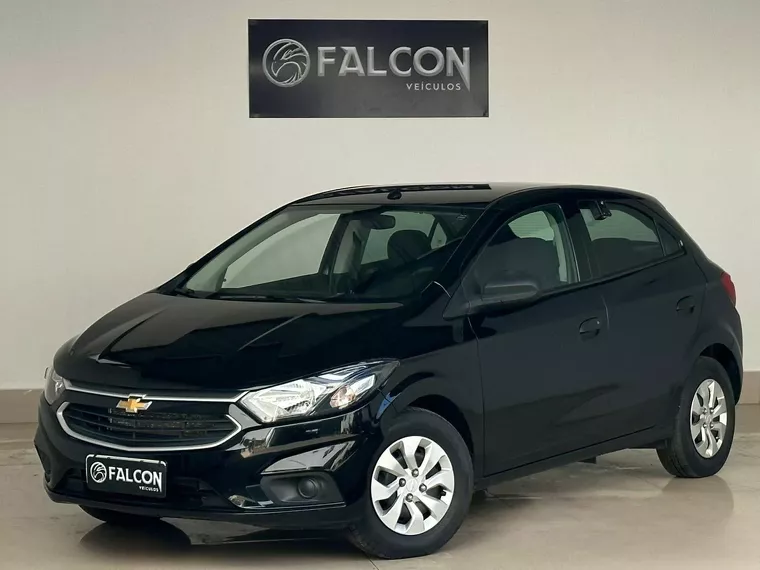 Chevrolet Onix Preto 6